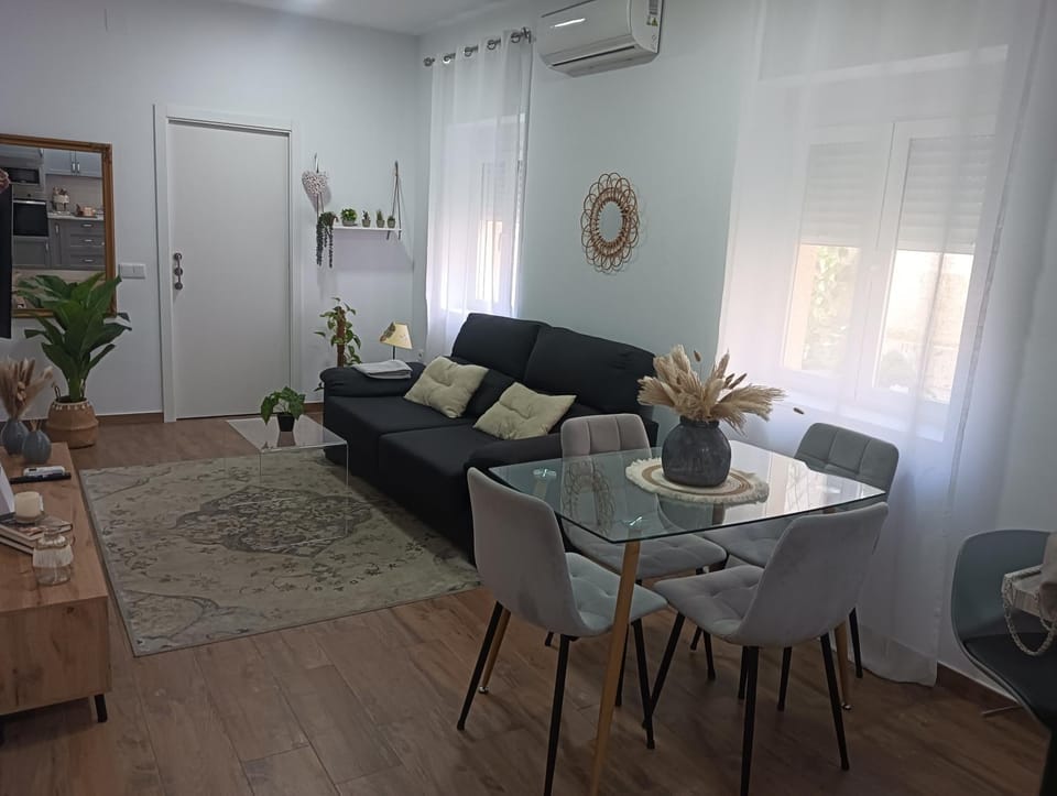 Living room, Seating area, Dining area, air conditioner