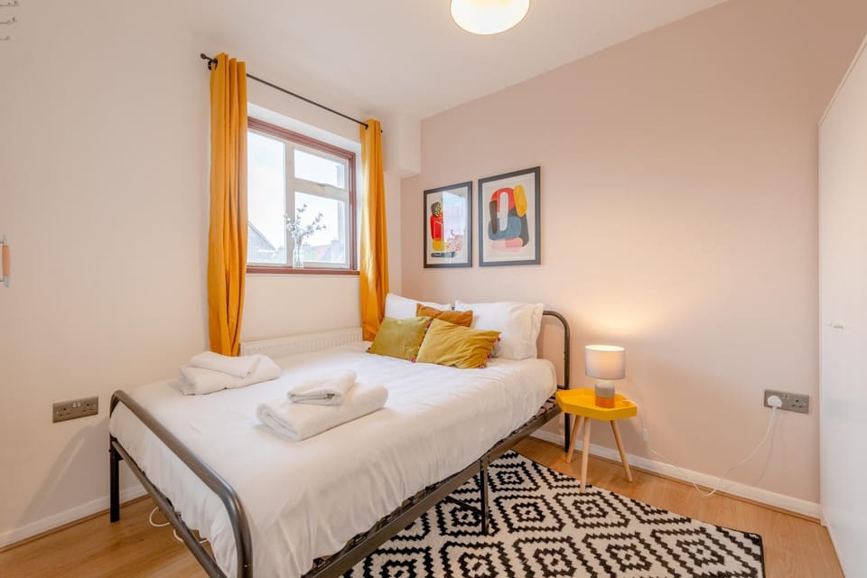Central 3 Bedroom House With Garden House in London Borough of Southwark