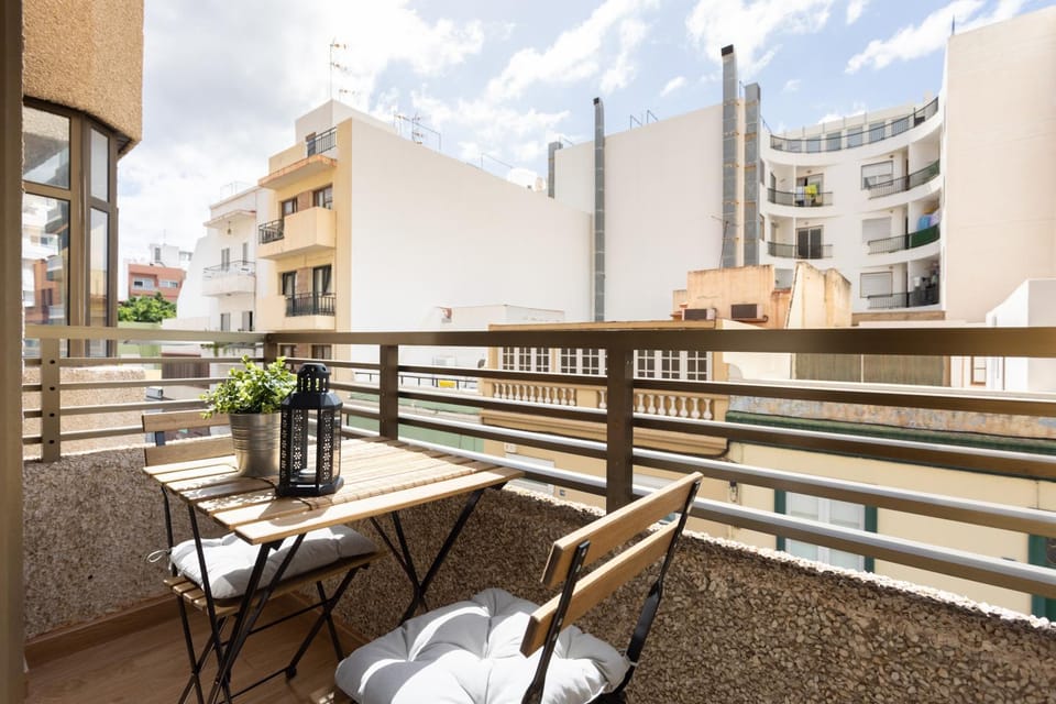 Home2Book Design Black & White Santa Cruz Home Apartment in Santa Cruz de Tenerife