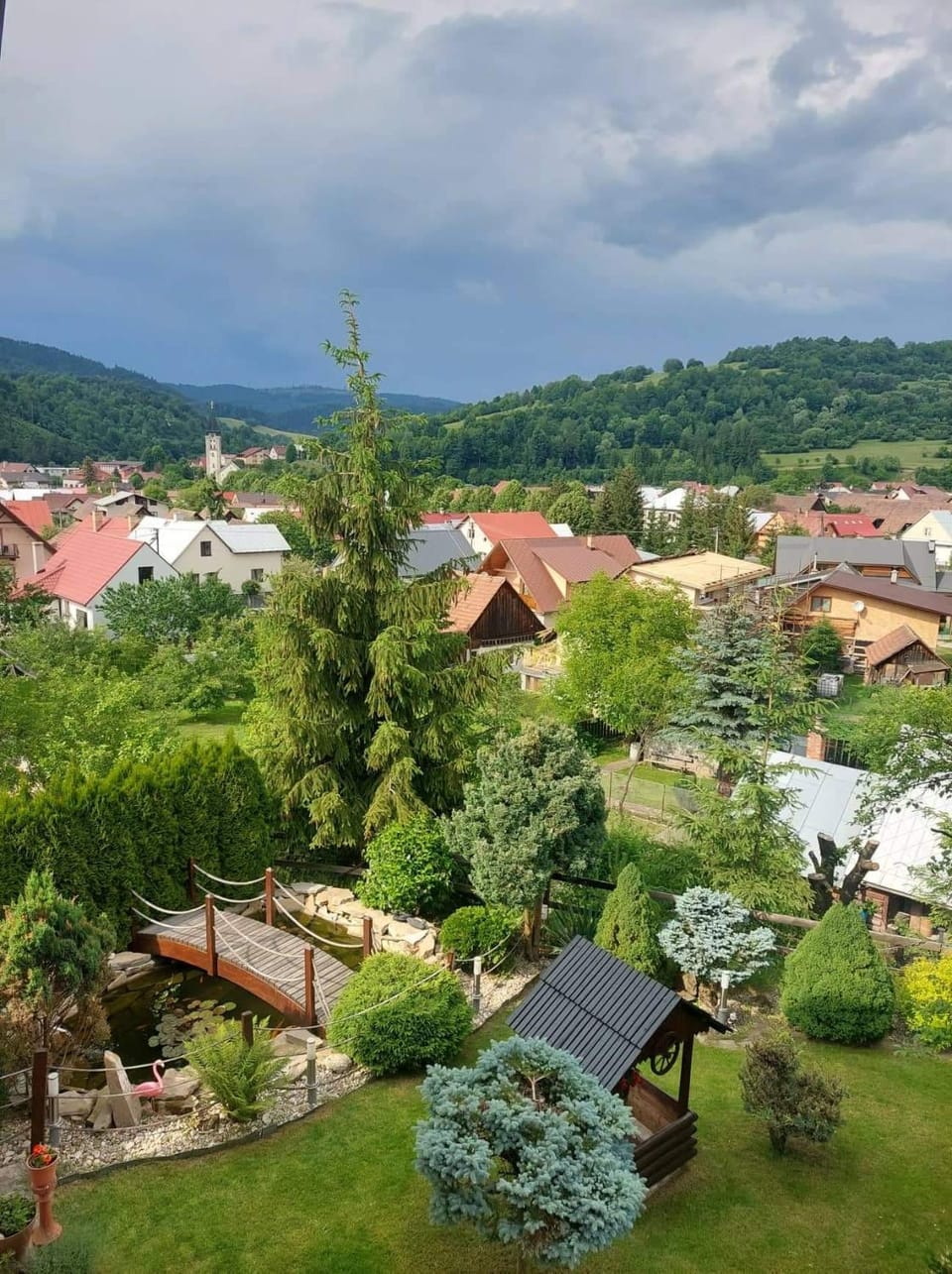 Garden, Mountain view
