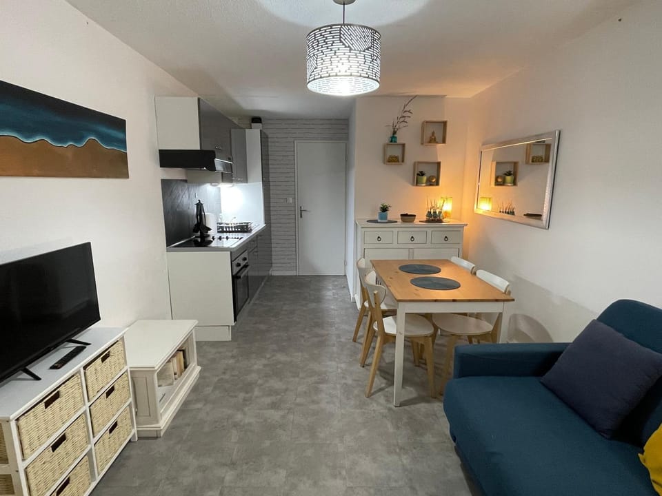 Studio tout confort Climatisé avec Wifi à 2mn à pied de la plage Apartment in Agde