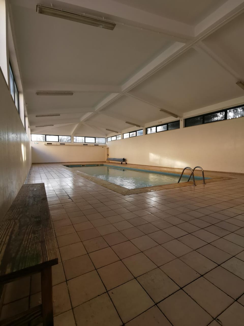 Logement terrain de tennis/piscine 800m de la mer Apartment in Portimao