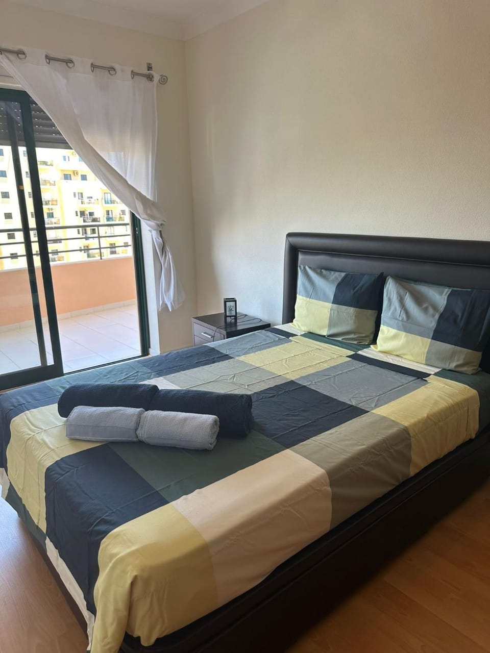 Logement terrain de tennis/piscine 800m de la mer Apartment in Portimao