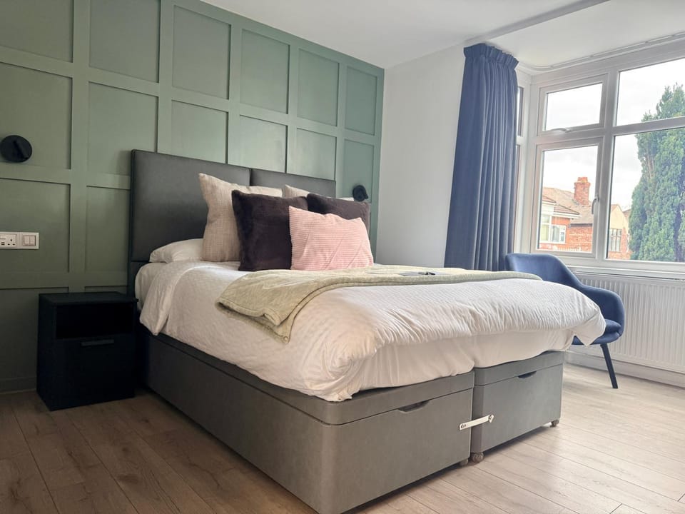 Bed, View (from property/room), Photo of the whole room, Bedroom, Garden view, Area and facilities