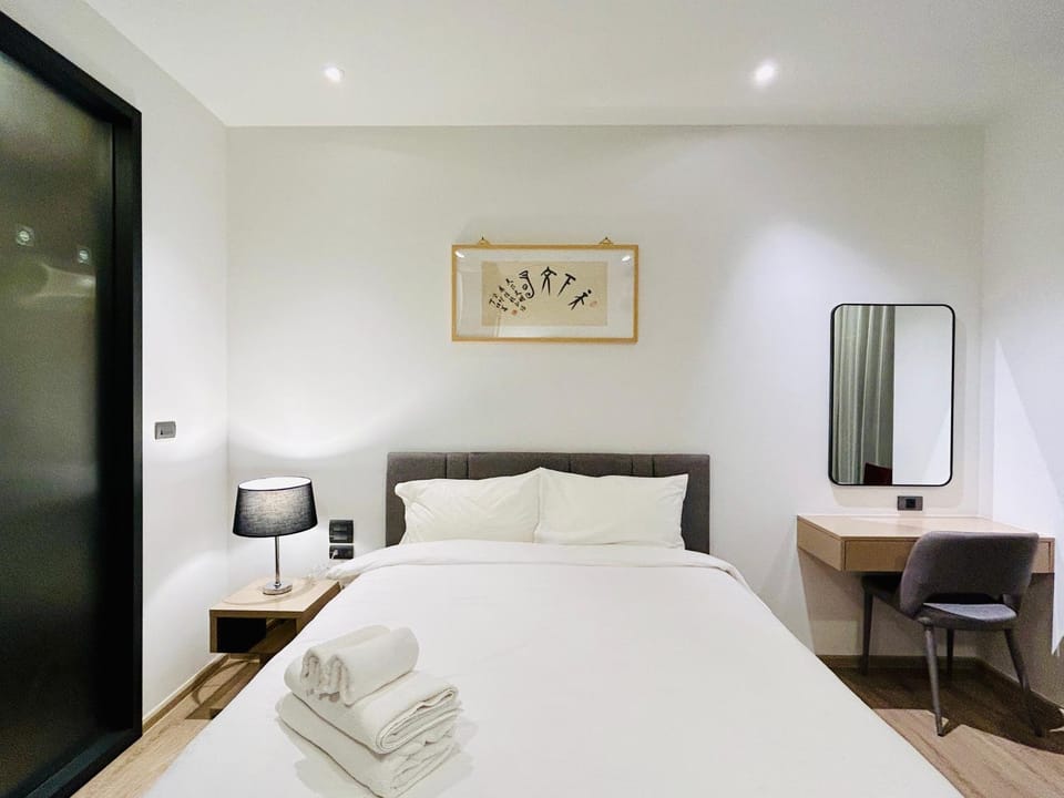 Edge Pattaya Sea View Room Apartment in Pattaya City