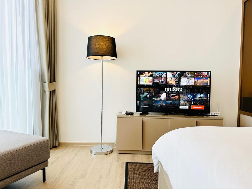 Edge Pattaya Sea View Room Apartment in Pattaya City