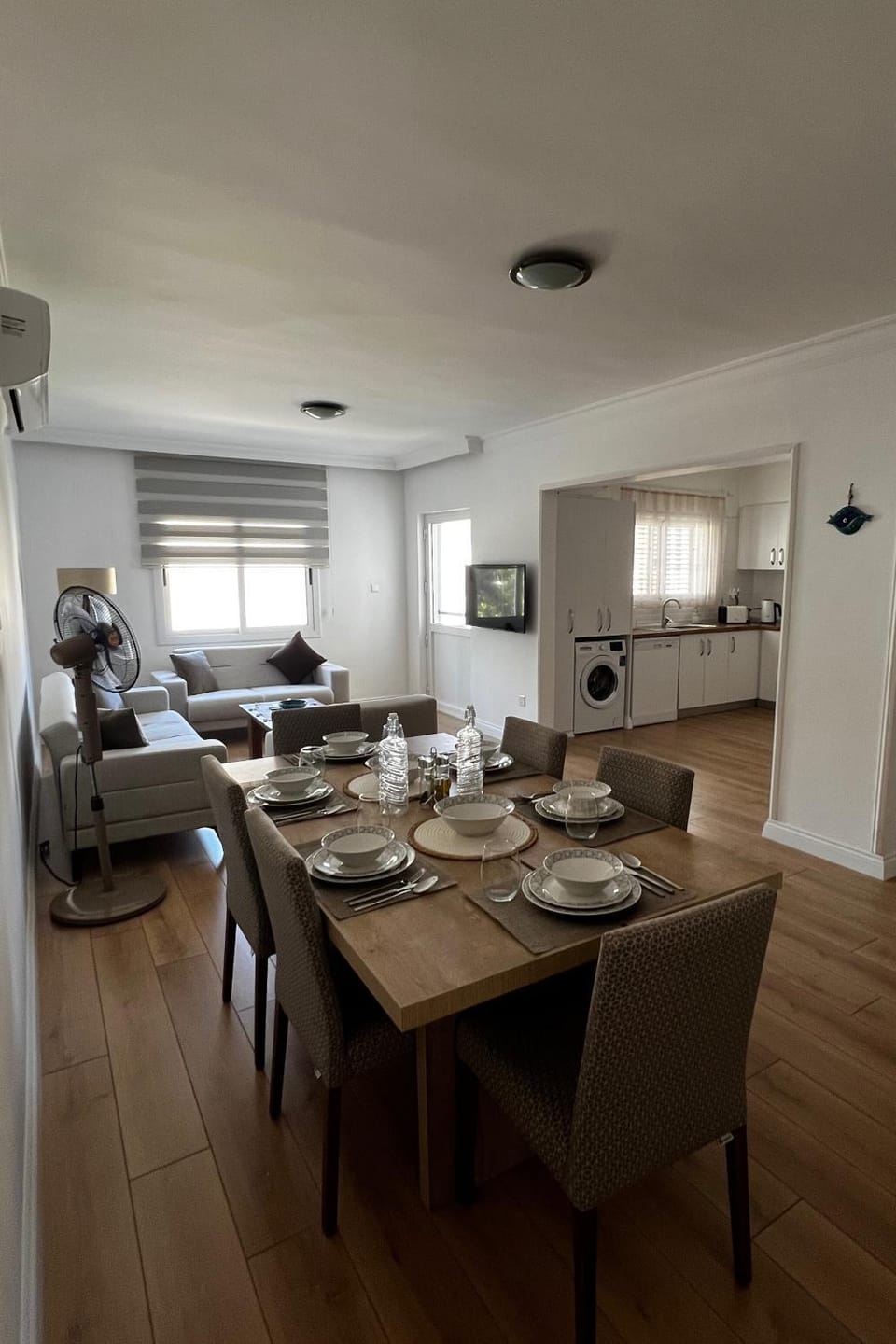 Living room, Seating area, Dining area