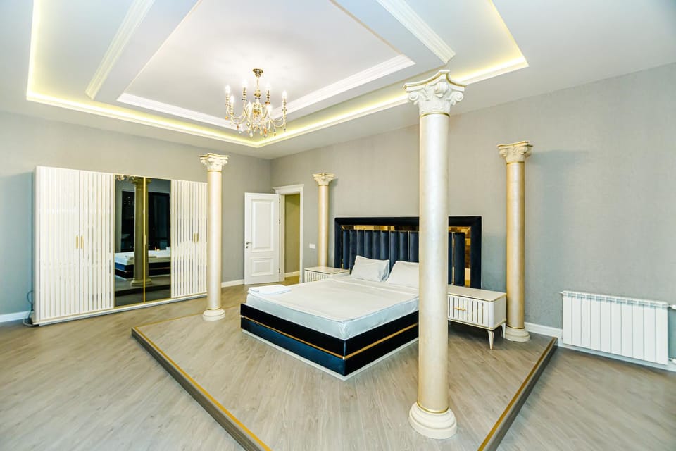 Bed, Photo of the whole room, Bedroom, internet, wardrobe