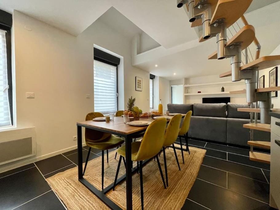 Le logis BAYA - WEEKEND & HOLIDAY - WIFI & TV House in Bayeux