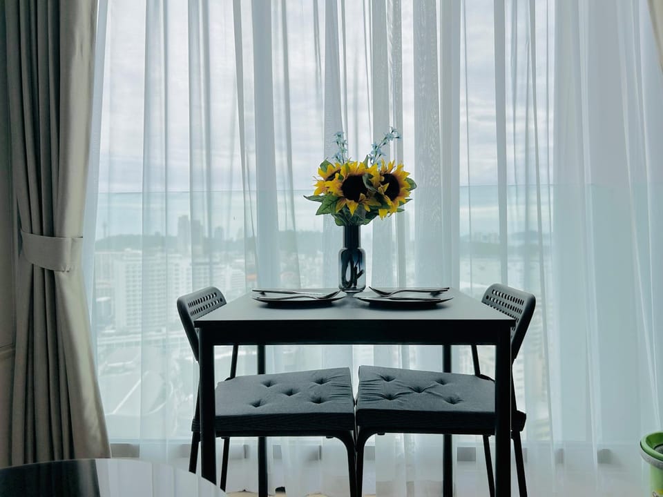 Living room, Dining area