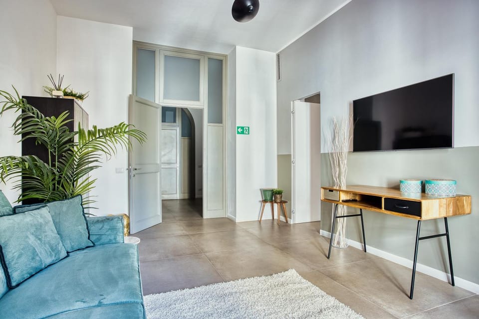 TV and multimedia, Living room, Decorative detail, Evening entertainment, furniture, air conditioner