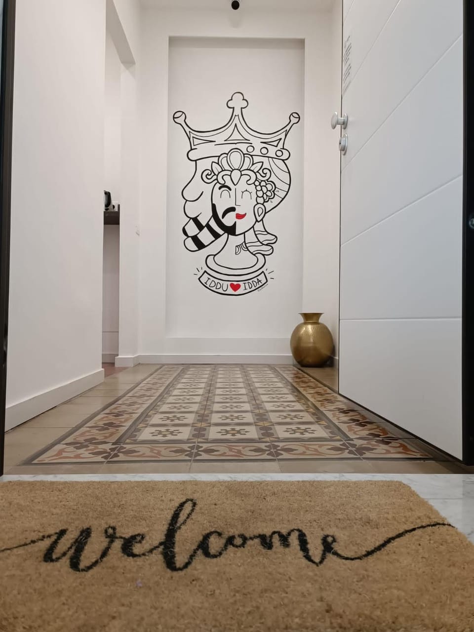 Decorative detail, Guests, Guests, group of guests, group of guests