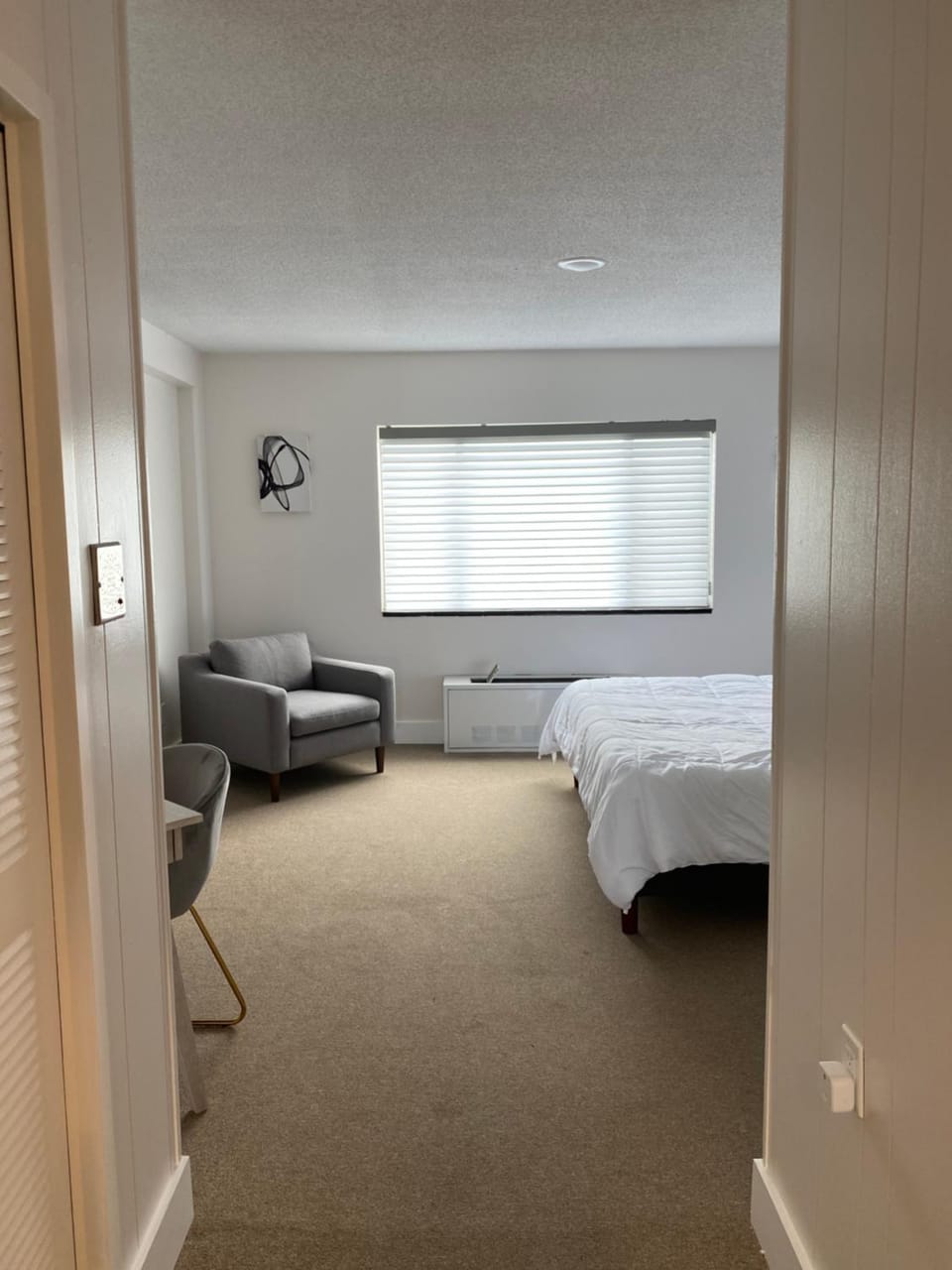 Bed, Seating area