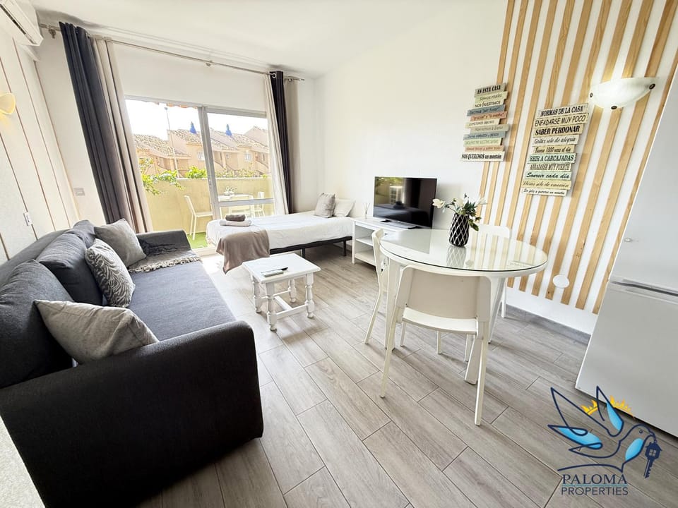 Benal beach cozy apartment with a water park. Apartment in Benalmadena
