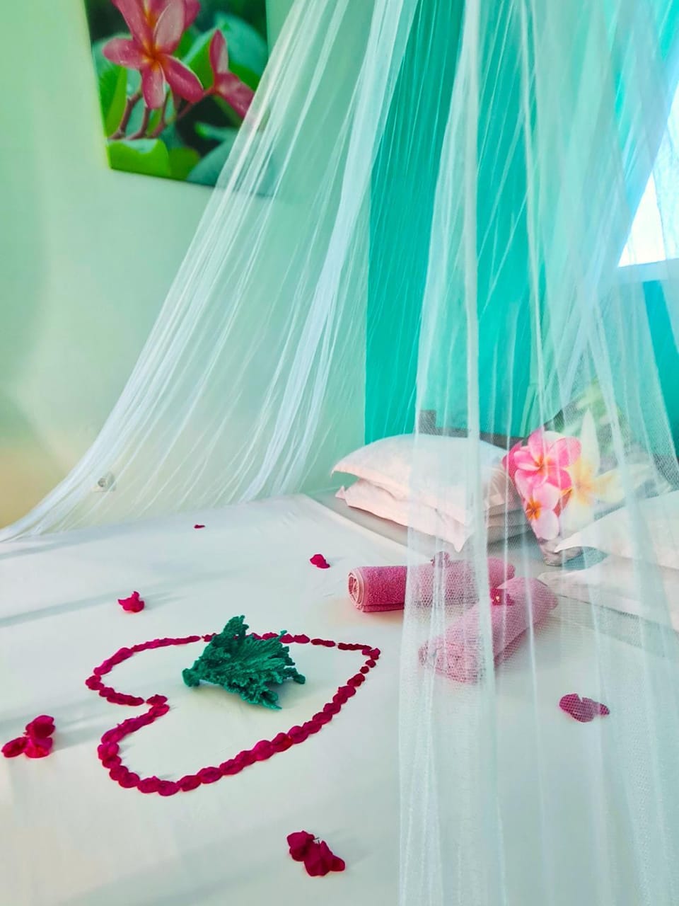 Bed, Photo of the whole room, Bedroom, wedding