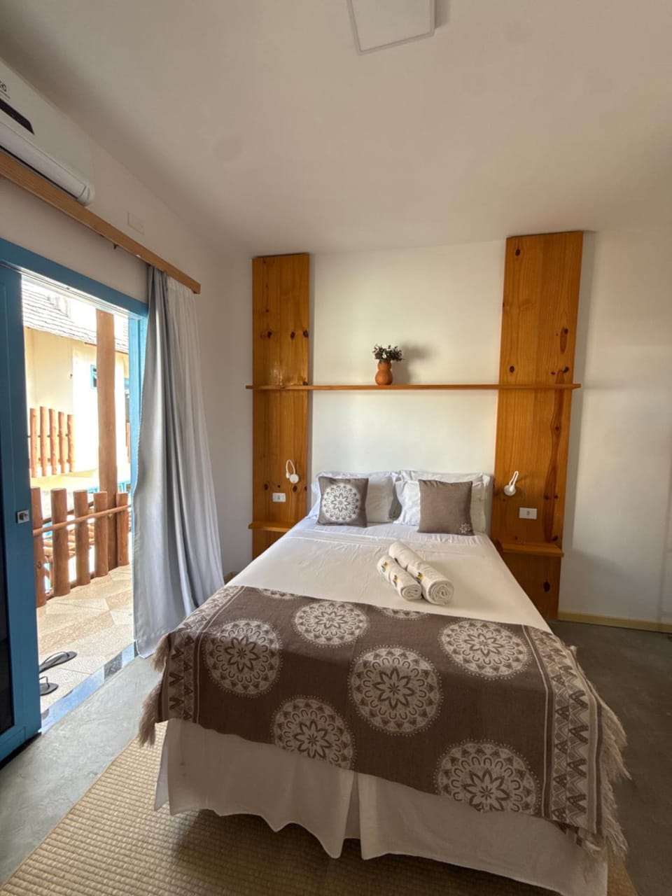Bed, TV and multimedia