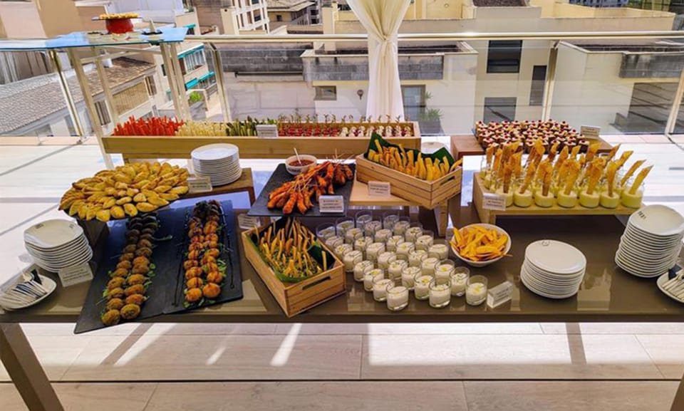 View (from property/room), Balcony/Terrace, Food and drinks, Dining area
