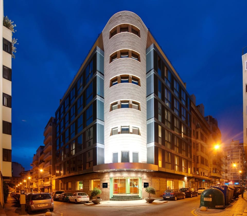 Facade/entrance, Lobby or reception, Parking