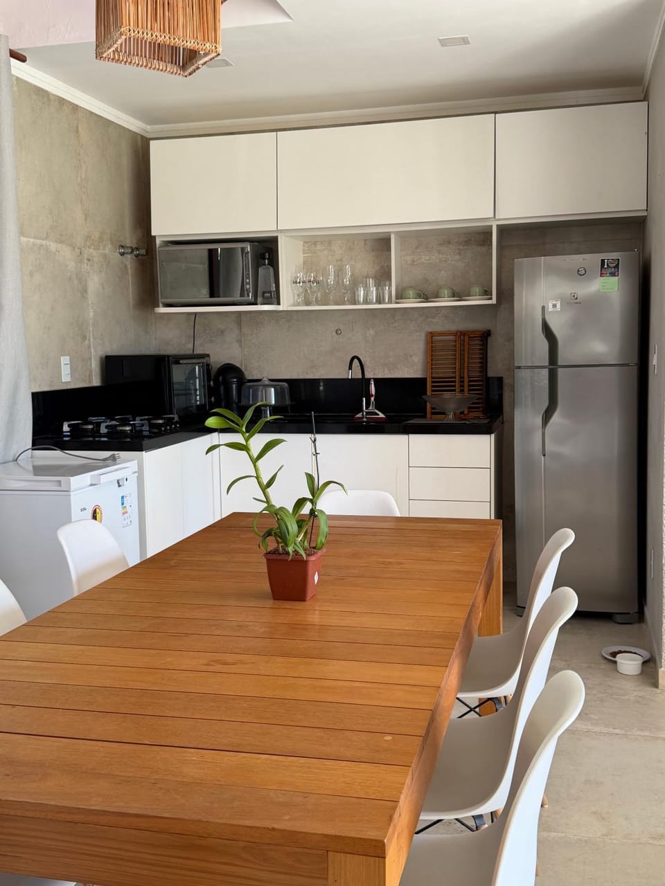 Kitchen or kitchenette, Dining area, oven, stove, toaster