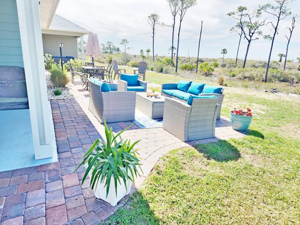 Patio, Natural landscape, Seating area, Evening entertainment