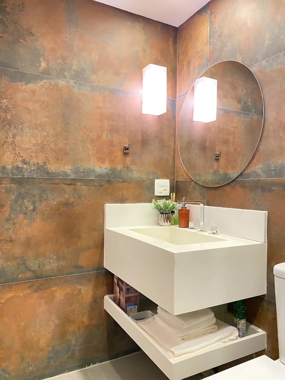 Toilet, Bathroom, hair dryier