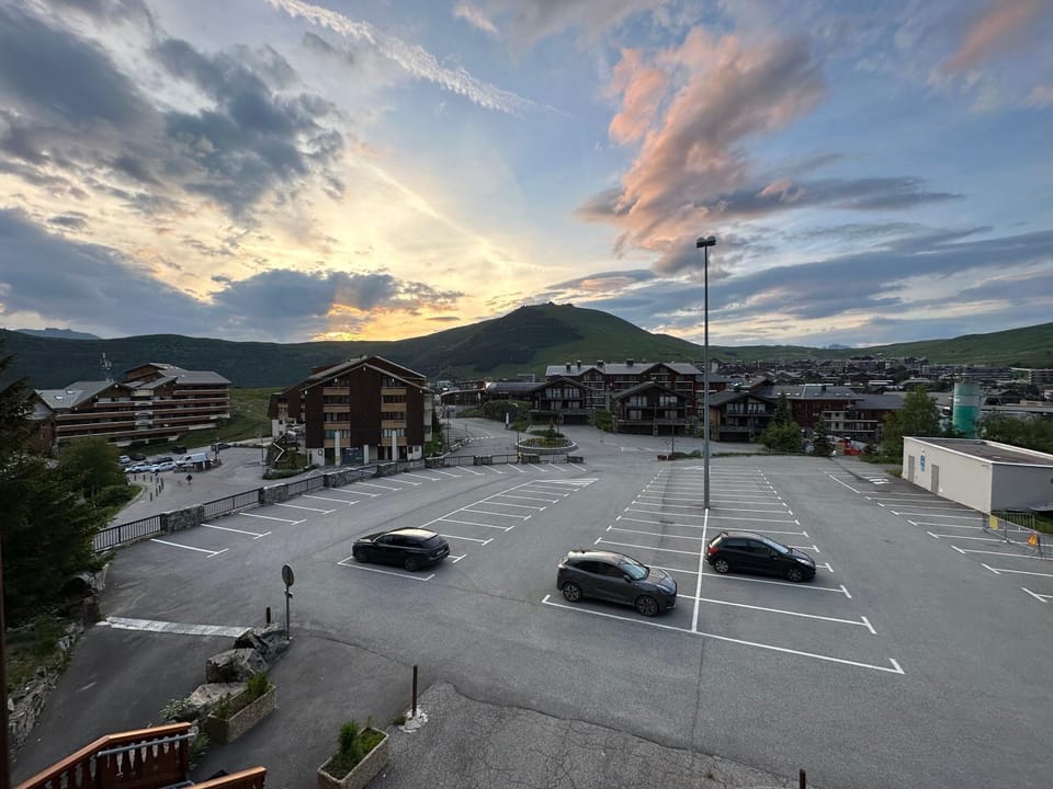 Mountain view, Location, Sunset, Parking