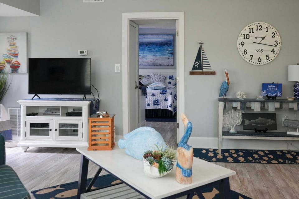 Pool & Beach Access: Villa on Hilton Head Island Villa in South Forest Beach