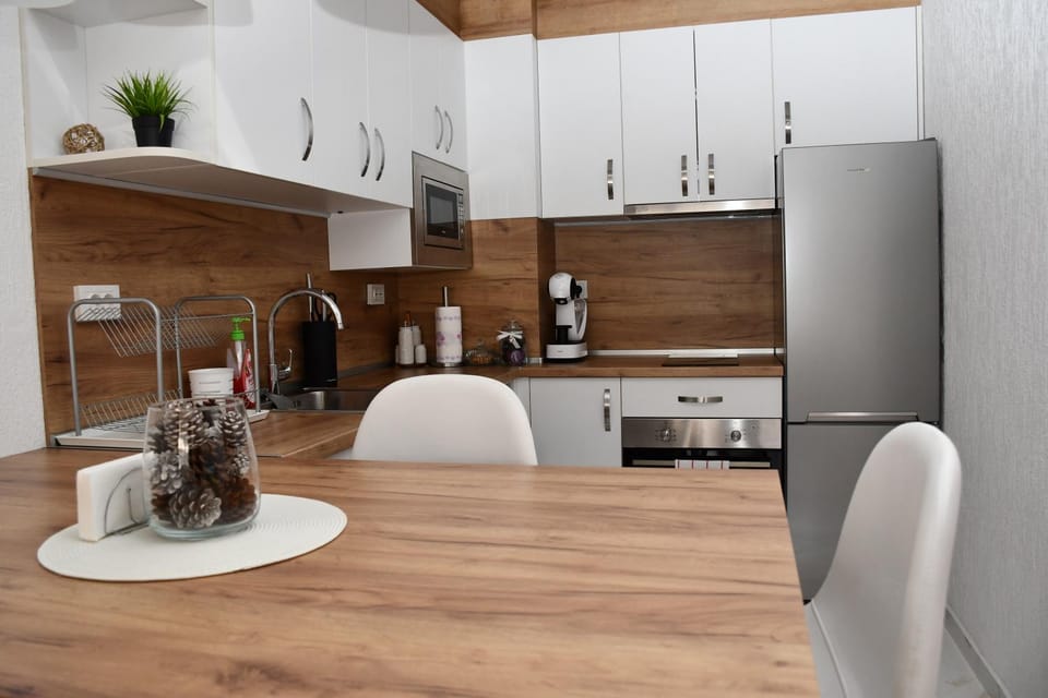 Kitchen or kitchenette, kitchen