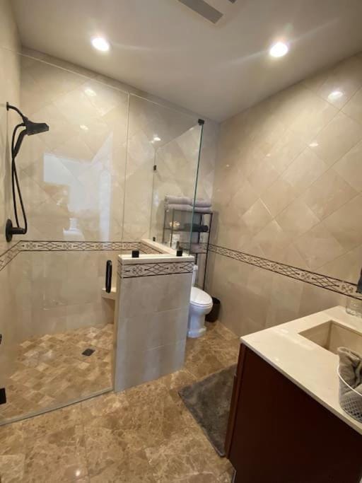 Private 4 bedroom gated Villa with free parking Villa in Los Gatos