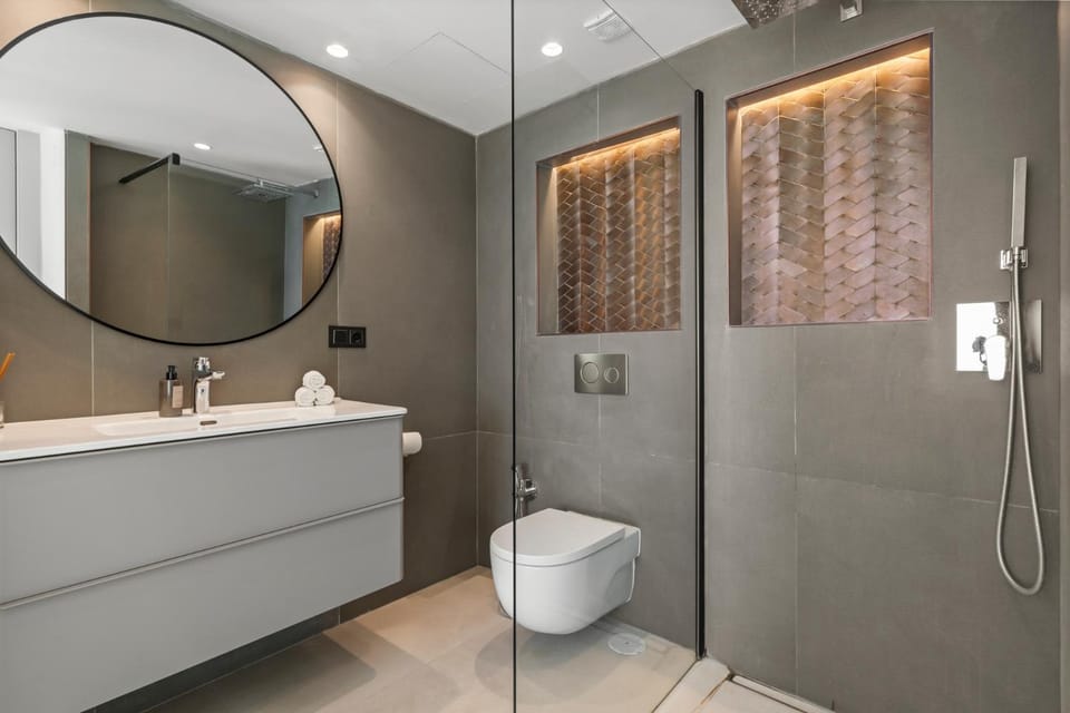 Shower, Toilet, Bathroom