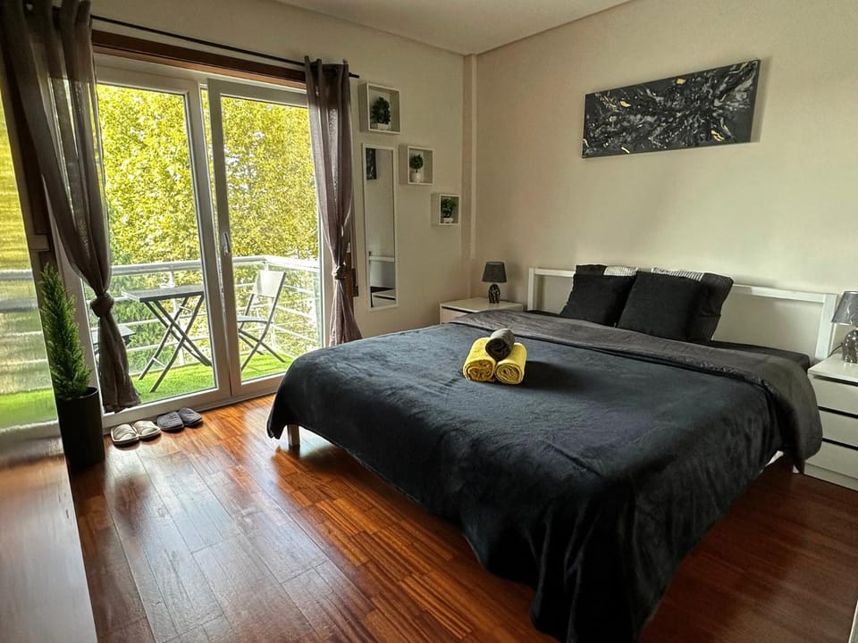 Bed, View (from property/room), Balcony/Terrace, Bedroom