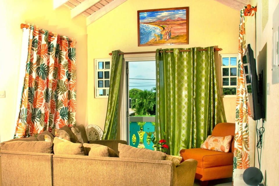 TV and multimedia, Living room, Street view
