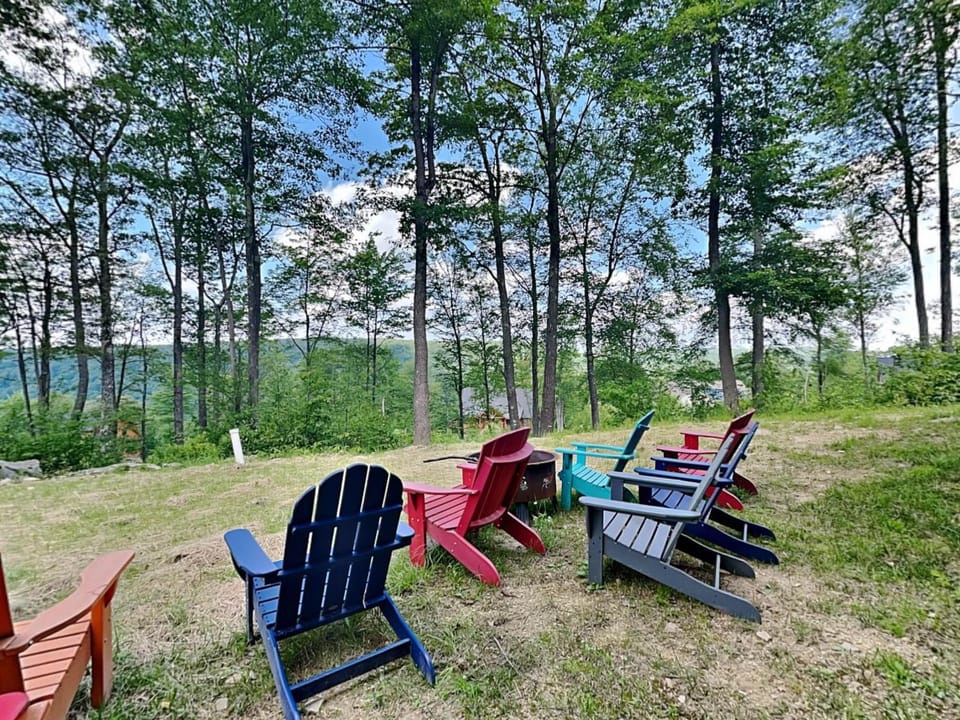 CJs Mountain Lodge House in Deep Creek Lake