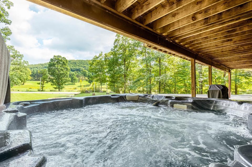 Natural landscape, Hot Tub, View (from property/room), Garden view