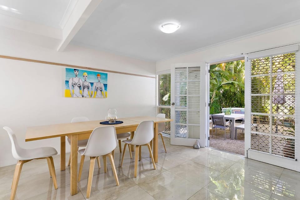 Patio, Dining area