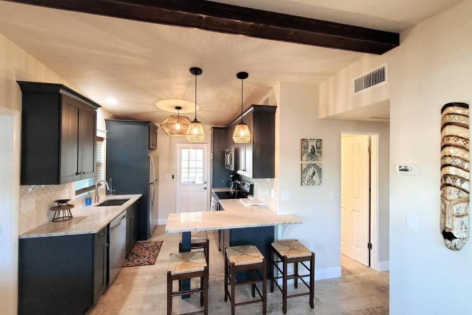Bali Bungalow - Downtown Cocoa Beach Apartment in Cocoa Beach