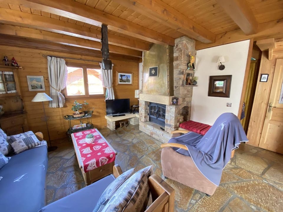 Chalet 6 pers. avec cheminée, jardin, WiFi à 300m des pistes - Arâches-la-Frasse - FR-1-572-28 Chalet in Arâches-la-Frasse