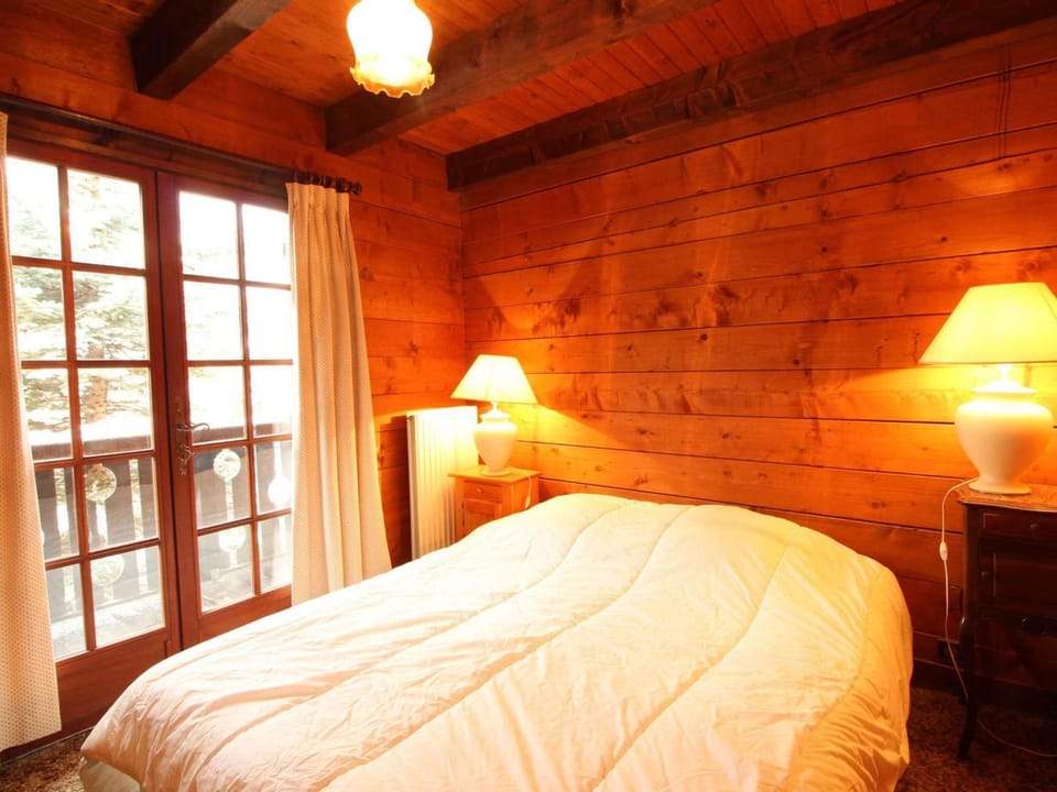 Chalet 4 chambres sur pistes débutants avec balcon et parking, à 350m des commerces - FR-1-572-196 Chalet in Arâches-la-Frasse