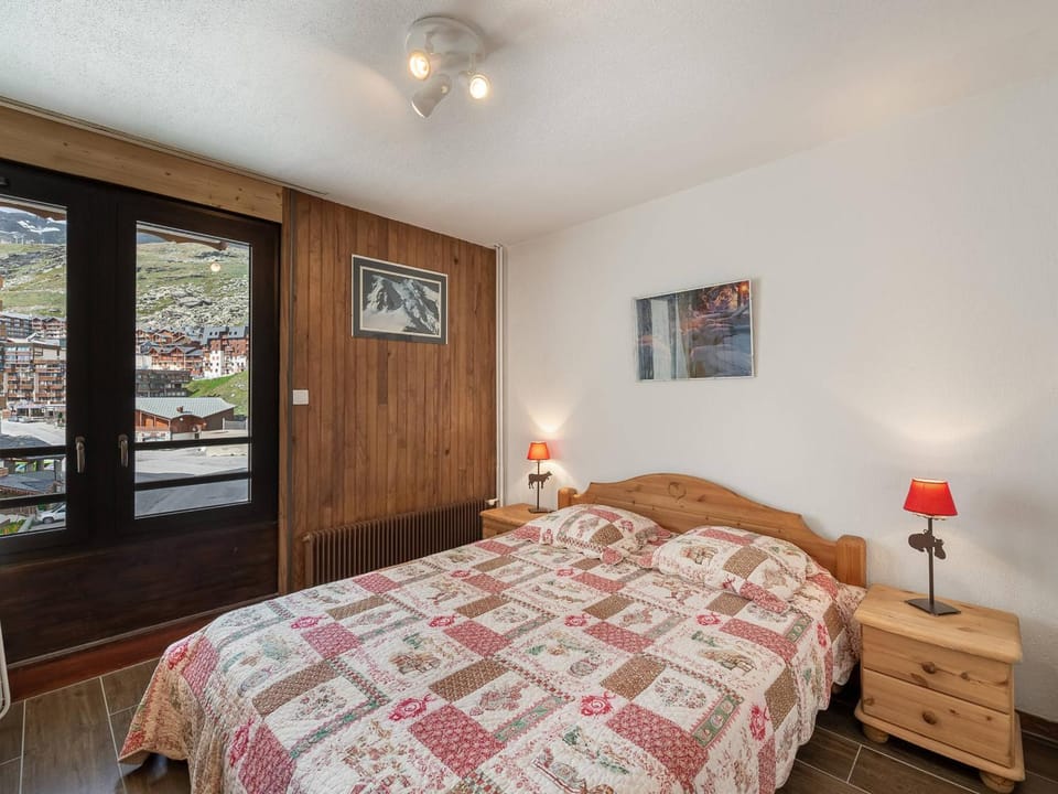 Appartement à Val Thorens 6 pers près des pistes avec balcon et WIFI - FR-1-640-19 Apartment in Les Allues