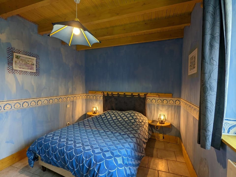 Gîte Charentais avec Piscine Chauffée, Jardin, Equip. Bébé et Recharge Électrique - Proche Périgord - FR-1-653-7 House in Nouvelle-Aquitaine