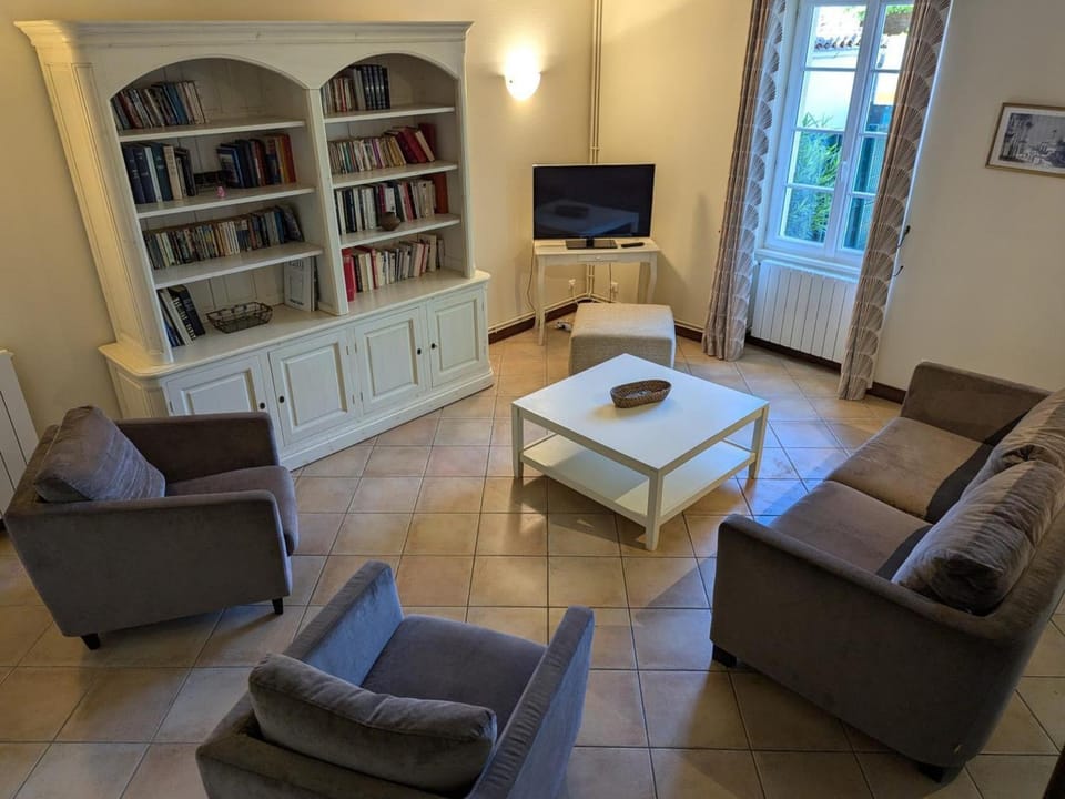 Maison de charme avec piscine chauffée et jardin privé, idéale pour familles - FR-1-653-85 House in Nouvelle-Aquitaine