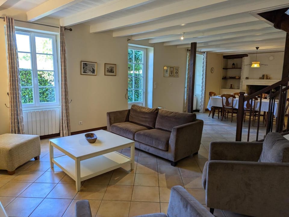 Maison de charme avec piscine chauffée et jardin privé, idéale pour familles - FR-1-653-85 House in Nouvelle-Aquitaine