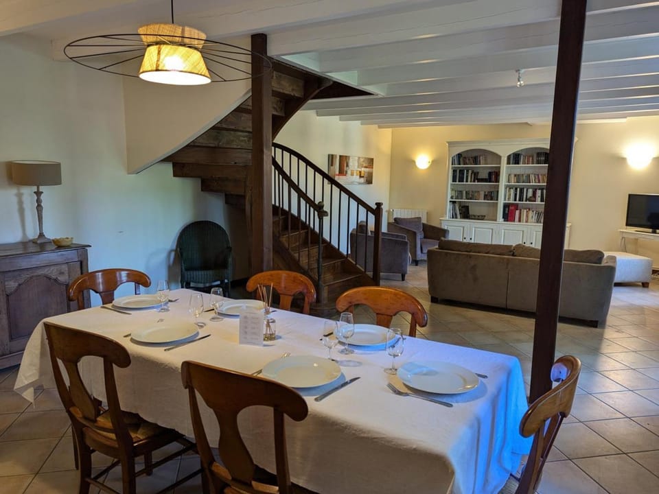 Maison de charme avec piscine chauffée et jardin privé, idéale pour familles - FR-1-653-85 House in Nouvelle-Aquitaine
