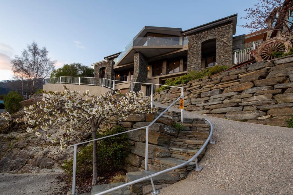 Property building, Garden, Garden view