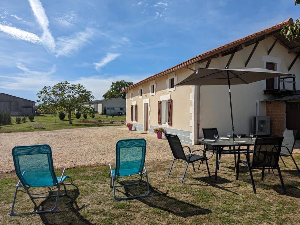 Maison au calme avec grand jardin et tout confort en Charente Limousine - FR-1-653-133 House in Nouvelle-Aquitaine