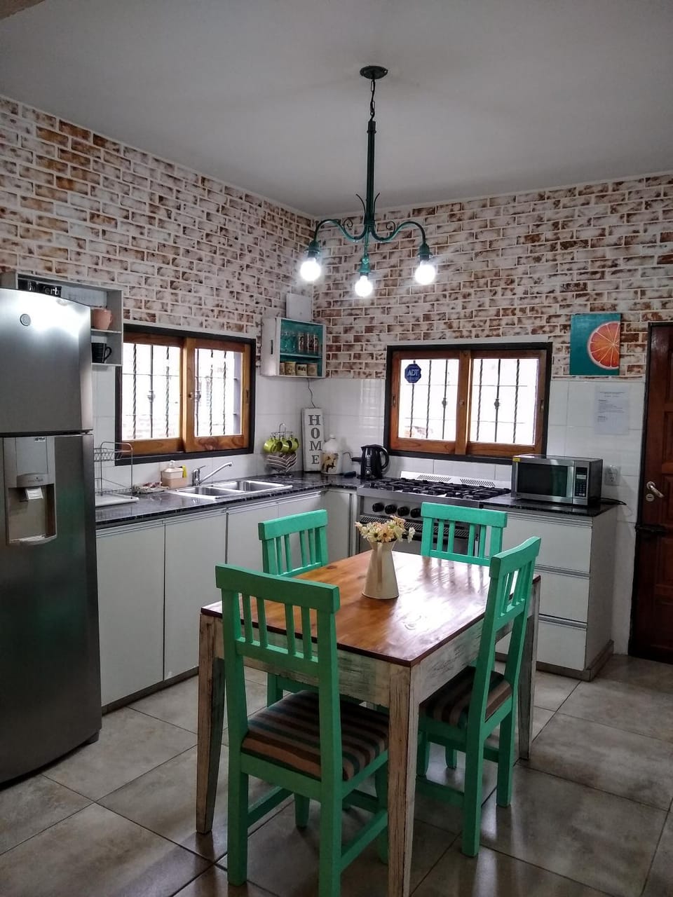 Kitchen or kitchenette, Dining area, minibar, pet friendly, stove, kitchen