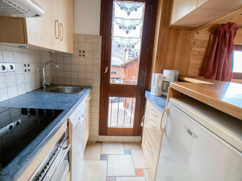Appartement lumineux proche pistes et commerces, balcon, 6 personnes, parking - FR-1-502-468 Apartment in Tignes