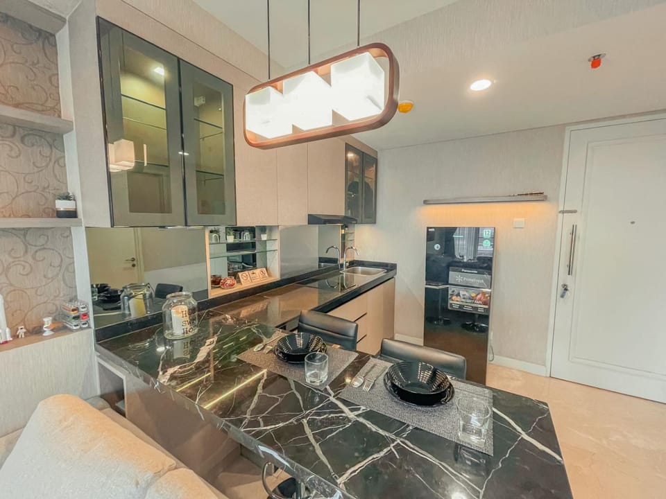 Kitchen or kitchenette, Seating area