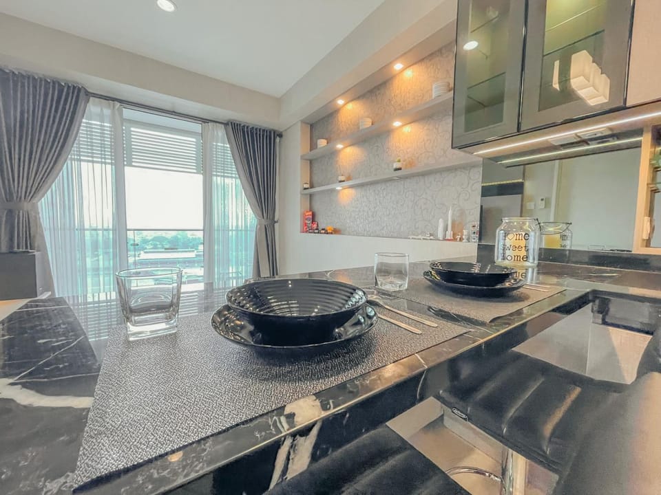 Seating area, Dining area