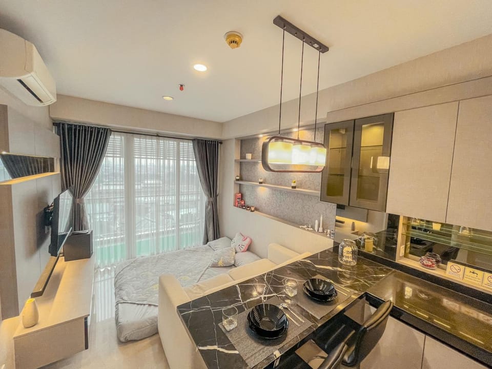 Kitchen or kitchenette, Living room, Dining area